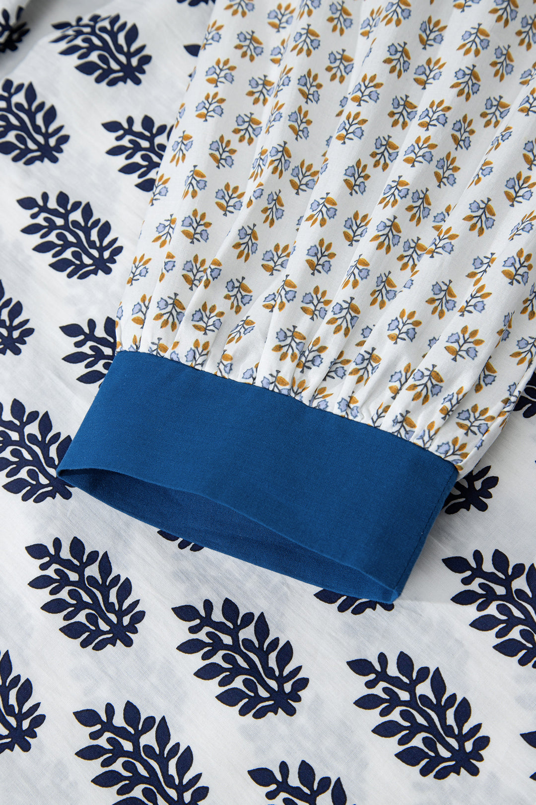 White Plus Size Boho Floral Print Contrast Trim Split Neck Puff Sleeve Patchwork Blouse