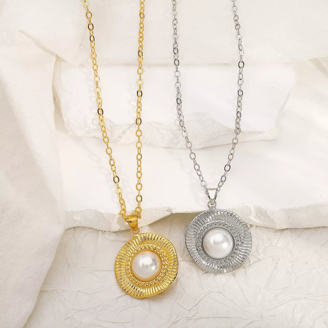 Alloy Pearl Pendant Necklace