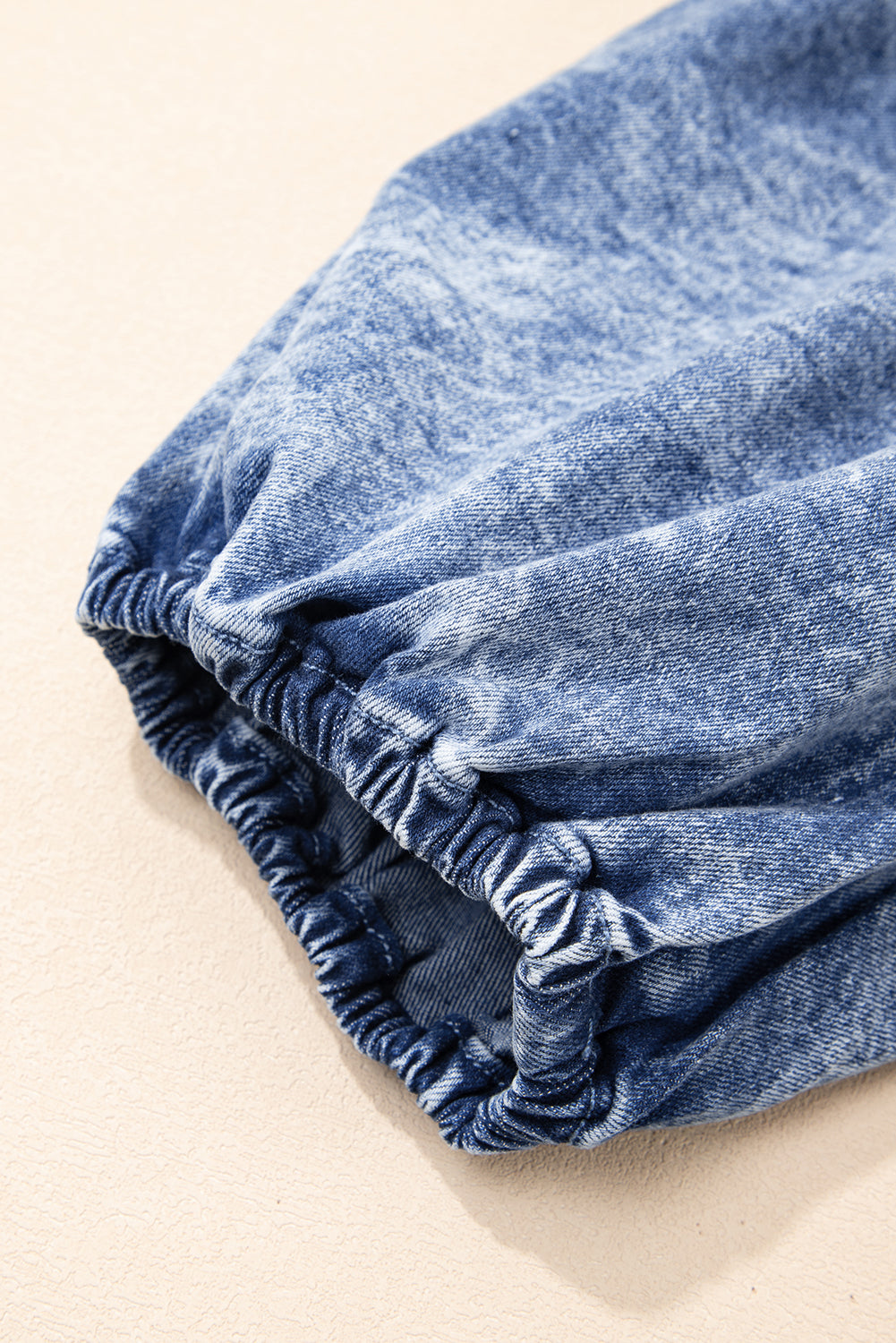 Robe courte en jean bleu à volants, col carré, manches bouffantes et bustier
