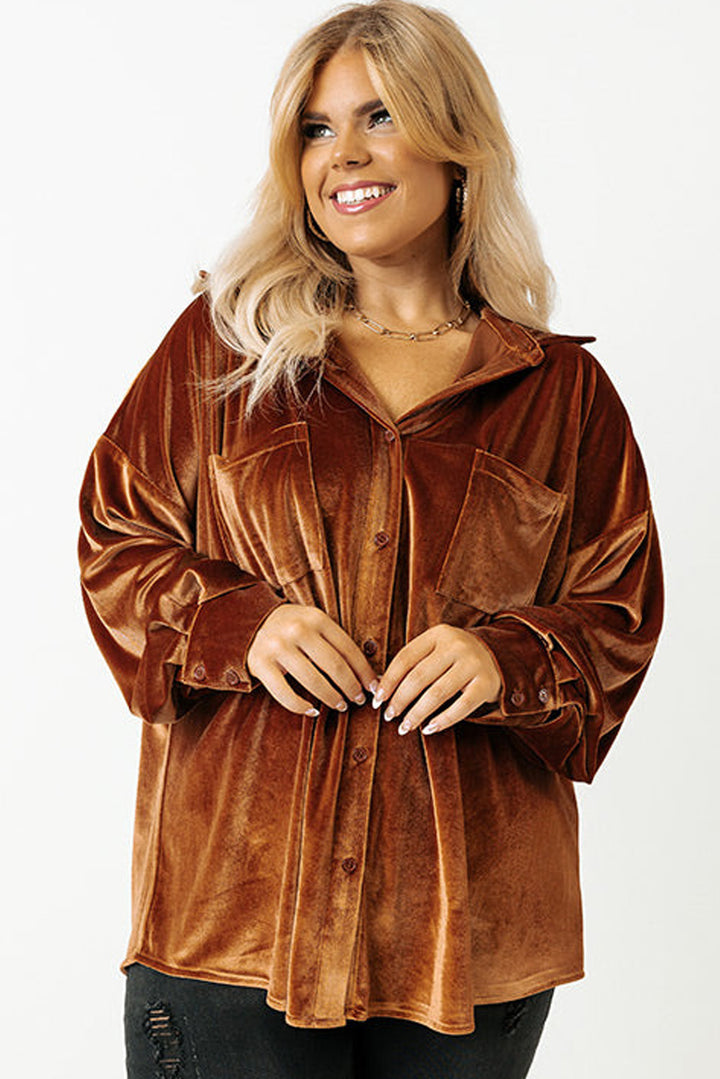Chemise en velours châtain grande taille avec poche poitrine et épaules tombantes