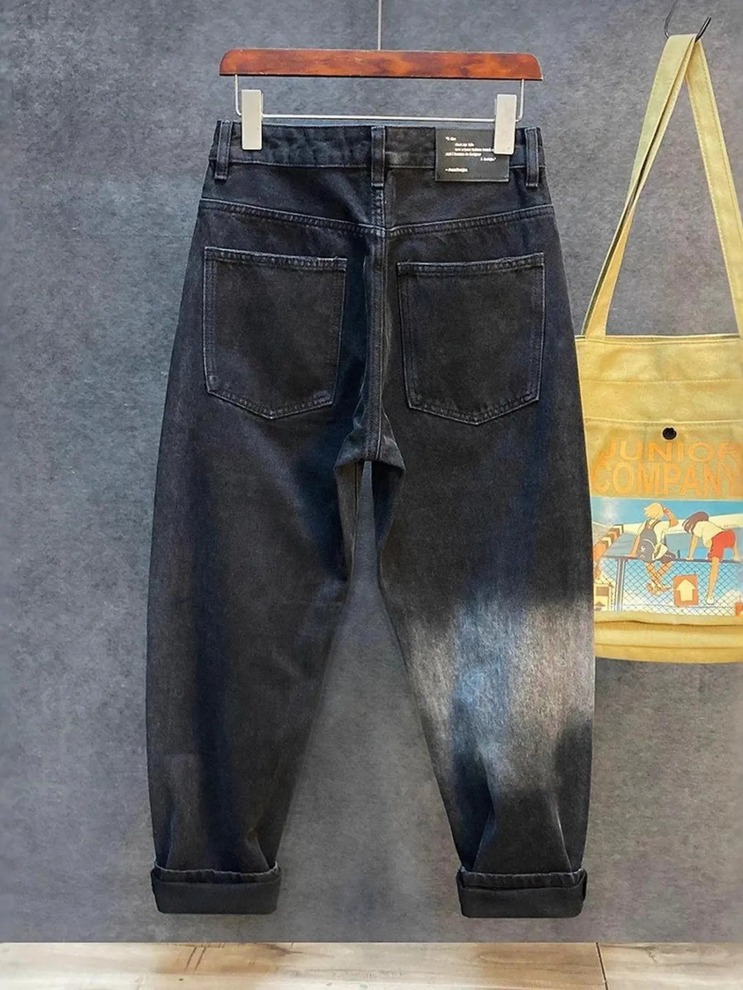 Men's Distressed Loose Fit Jeans