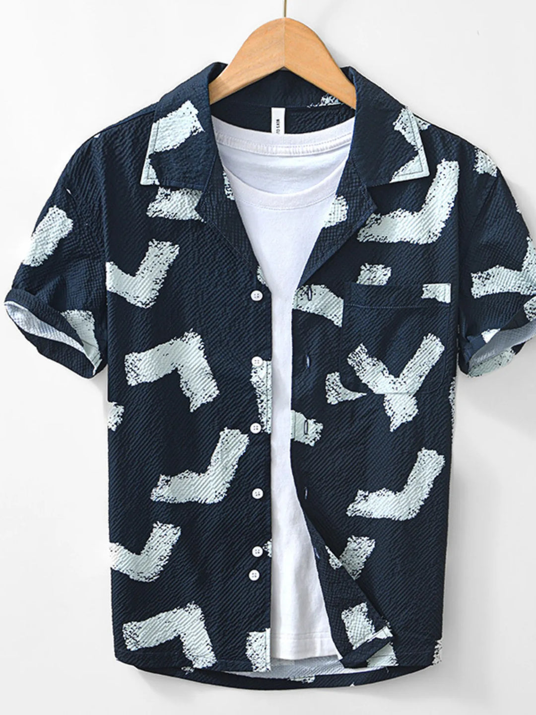 Men's Printed Button Up Short Sleeve Shirt
