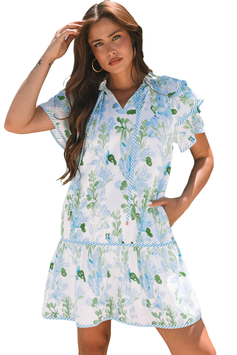 Mini-robe à manches courtes superposées et à bordures contrastées bleu ciel
