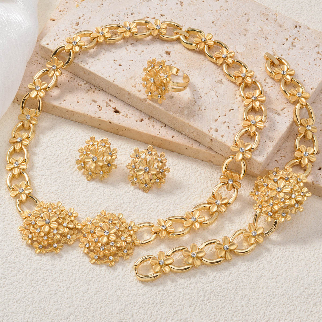 European And American Trendy Floral Jewelry Adorned With Diamonds