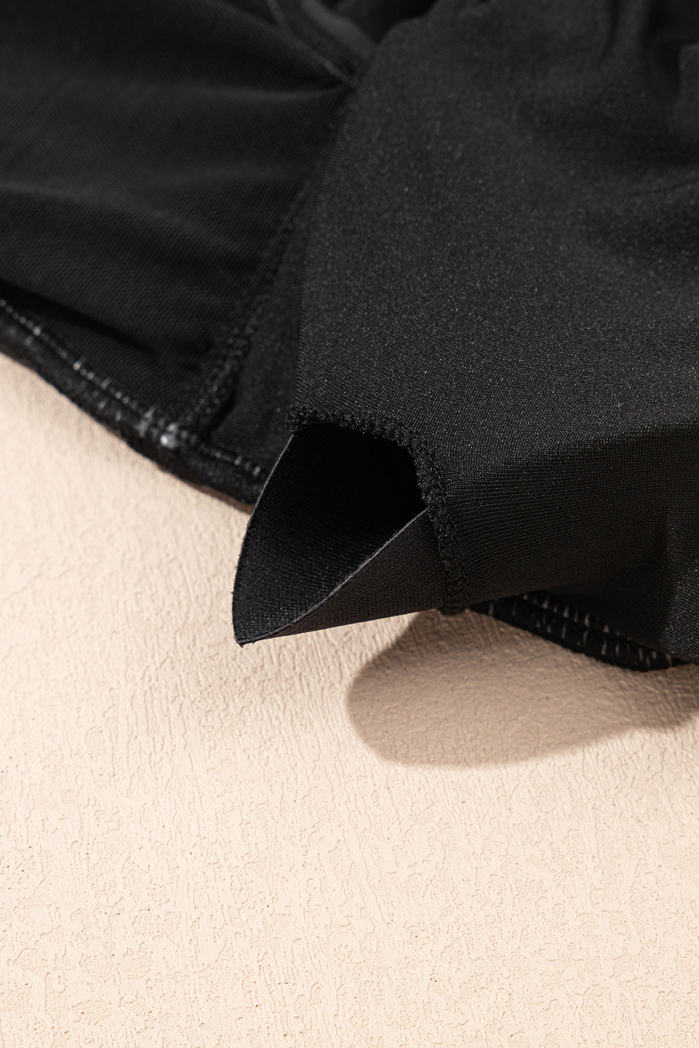 黑色 Ric Rac Trim 撞色拼布鏤空連身泳衣