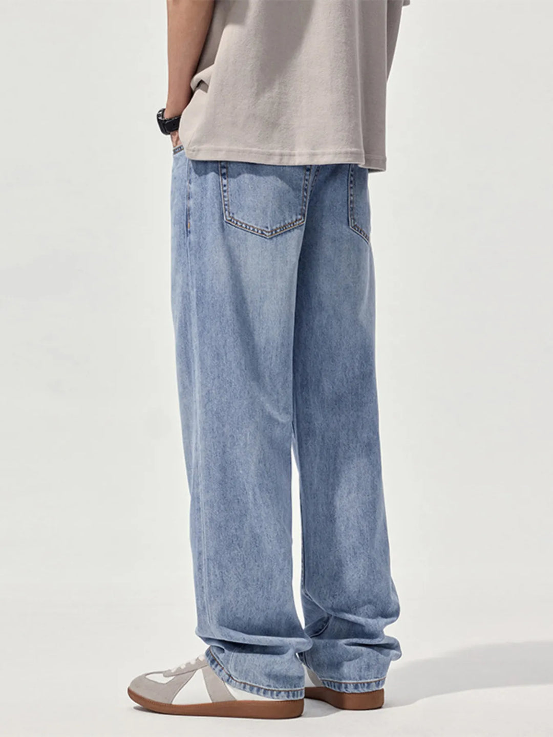 Men's Relaxed Fit Straight Leg Jeans