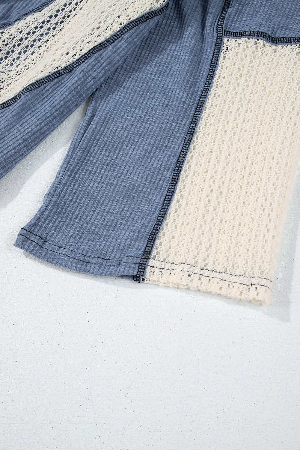 Haut ample bleu Ashleigh à détails crochetés et coutures apparentes