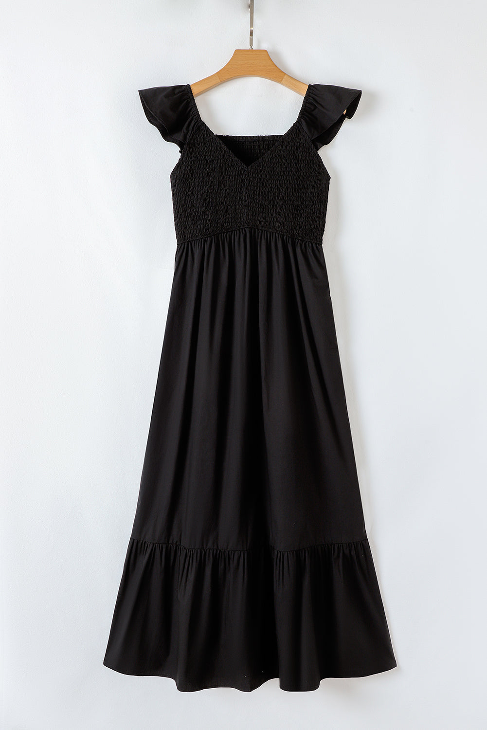 Robe longue noire à volants, col en V, manches flottantes, corsage froncé, taille haute