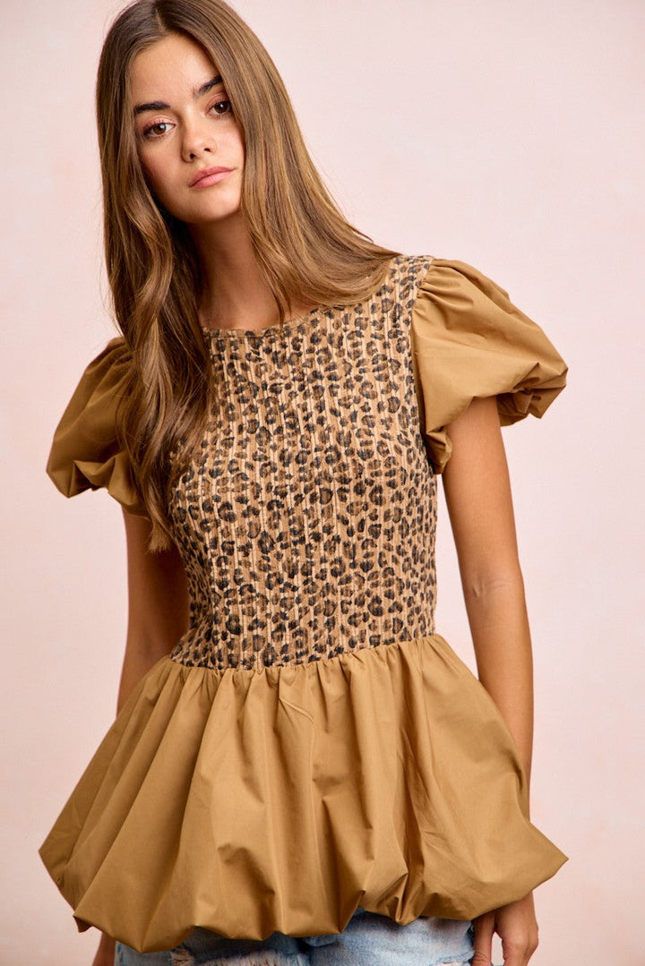 BiBi Rib Texture Leopard Puff Sleeves Bubble Peplum Top