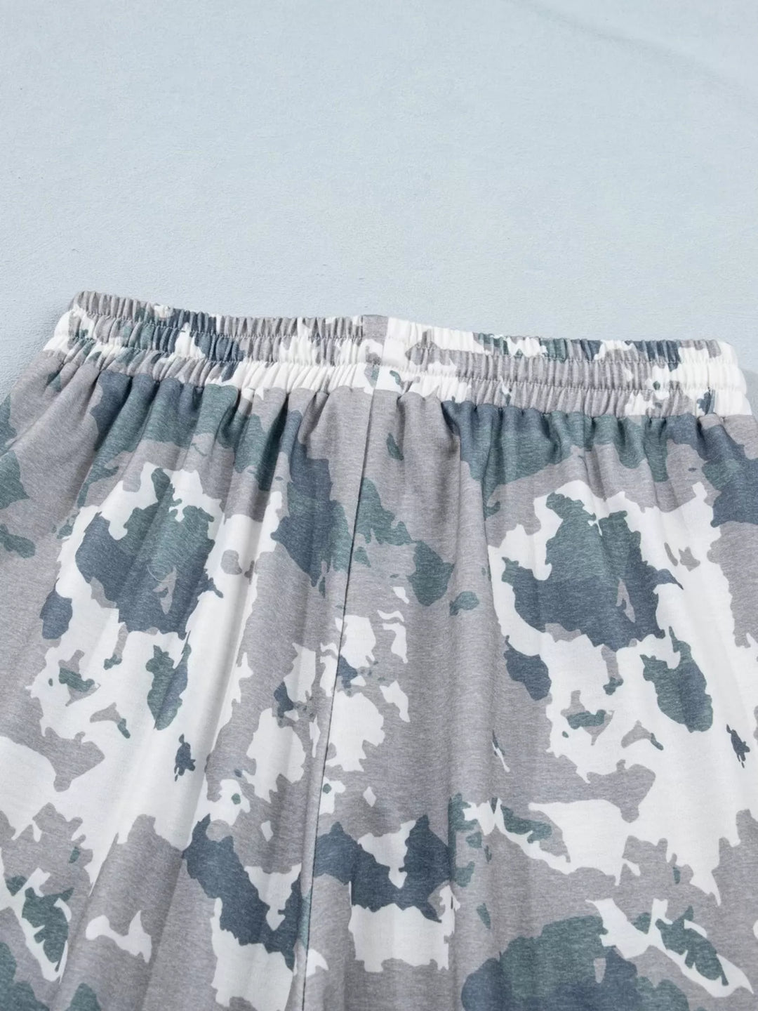 Camouflage Print Contrast Lace-up Raw Edge Pocketed Loose Pants
