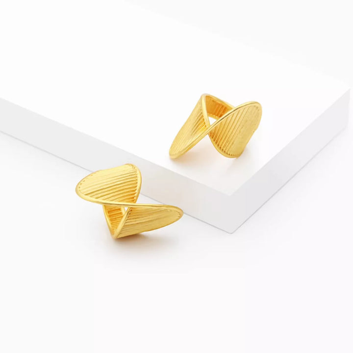 Irregular Twisted Texture Ring