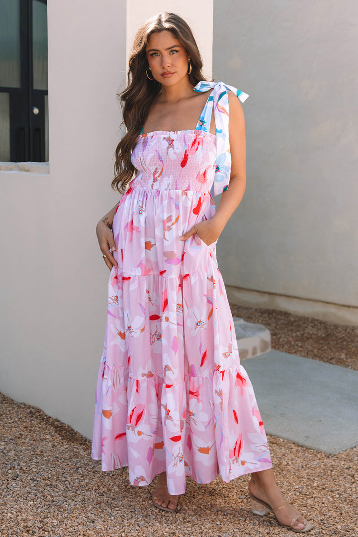 Robe longue smockée à imprimé floral rose et épaules nouées