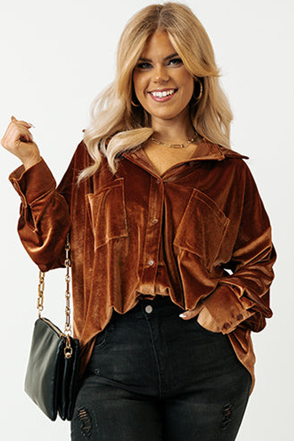 Chemise en velours châtain grande taille avec poche poitrine et épaules tombantes