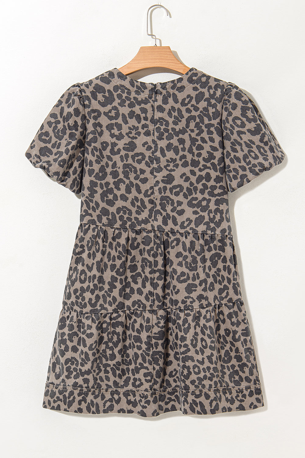 Mini-robe en jean marron à manches courtes bouffantes et imprimé léopard