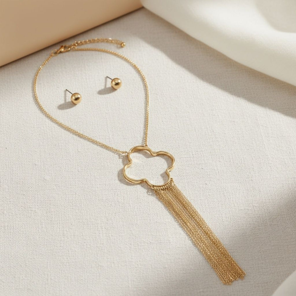 Pendant Gold Trending Quatrefoil Fringe Necklace