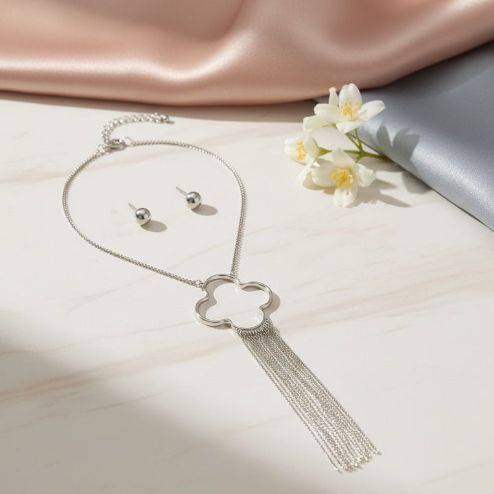 Pendant Silver Trending Quatrefoil Fringe Necklace