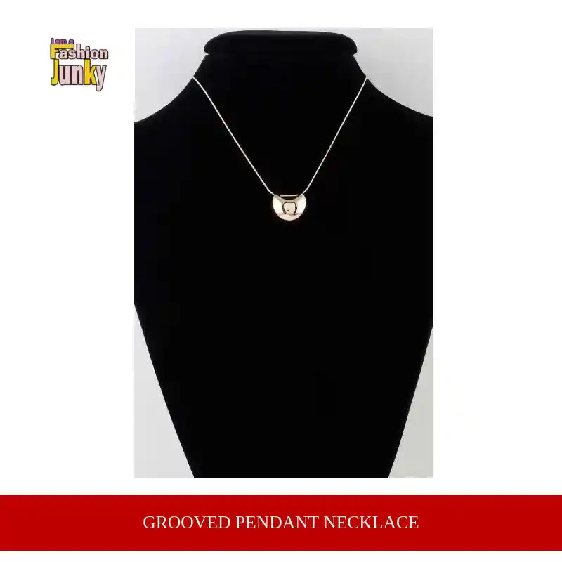 Grooved Pendant Necklace by@Outfy