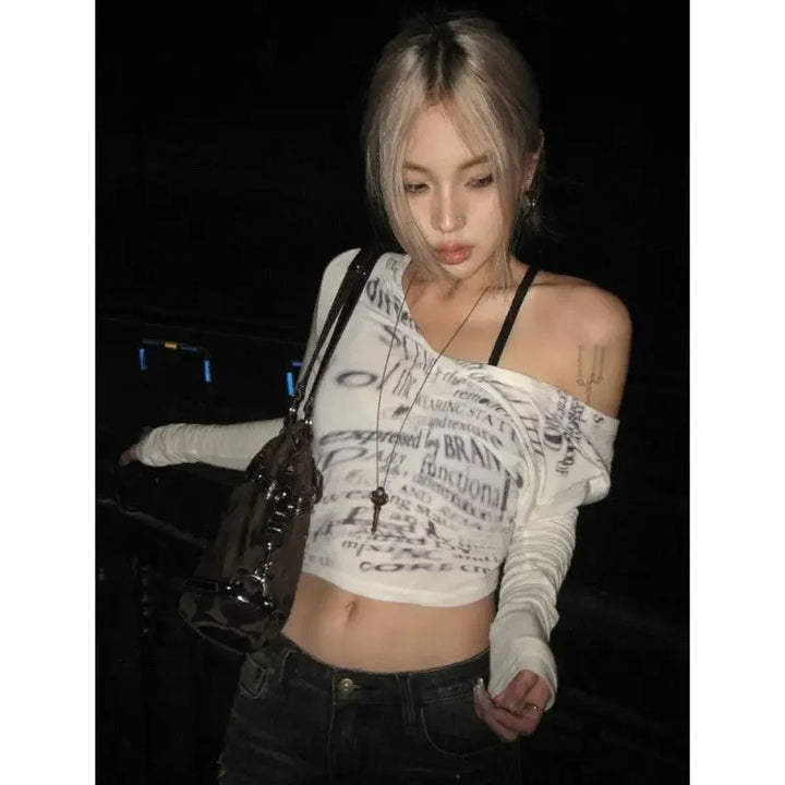 White Off-Shoulder Letter Print Top – Y2K Grunge Crop Tee