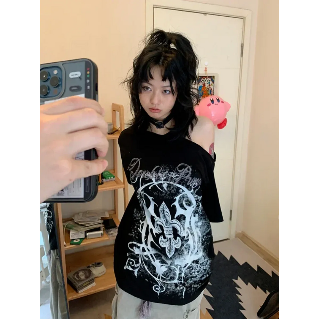 Black Gothic Print T-Shirt – Off-Shoulder Y2K Grunge Tee